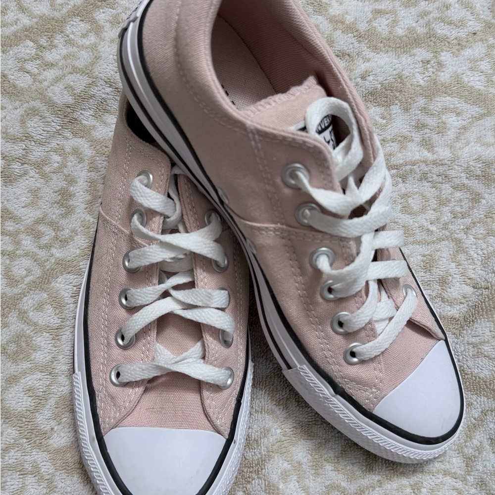 Converse Women's Light Pink Canvas Sneakers great condition